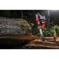 Afbeeldingen van M18 FUEL™ dual battery backpack kettingzaag