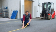 Afbeeldingen van Tesa 4169 vloermarkeringst. geel 33m 50mm