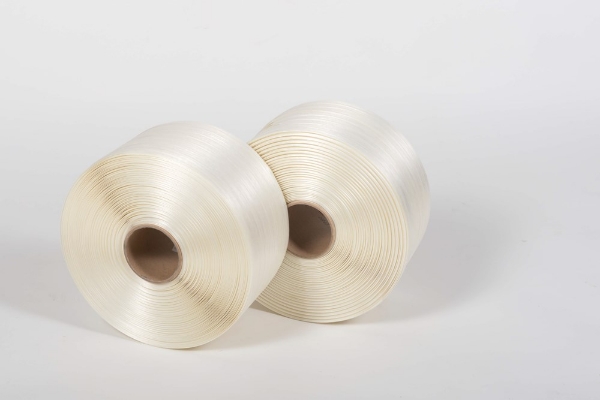 Afbeeldingen van Polyband wit 76mm 16mm 850m