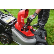 Afbeeldingen van M18 FUEL™ dual battery Zelfrijdende grasmaaie